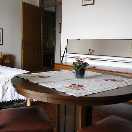 לינה וארוחת בוקר Malnate La Casa Dei Pini מראה חיצוני תמונה