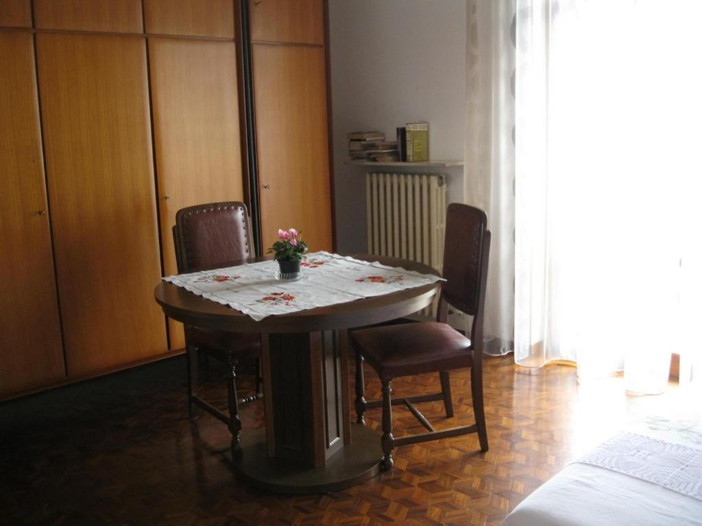 לינה וארוחת בוקר Malnate La Casa Dei Pini מראה חיצוני תמונה