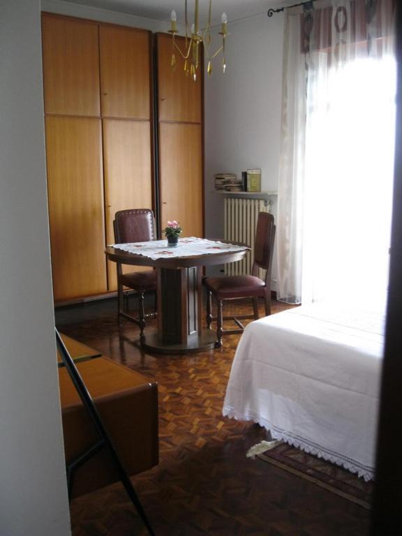 לינה וארוחת בוקר Malnate La Casa Dei Pini מראה חיצוני תמונה
