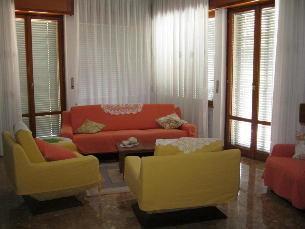 לינה וארוחת בוקר Malnate La Casa Dei Pini מראה חיצוני תמונה
